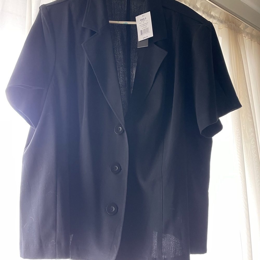 Short sleeve black blazer